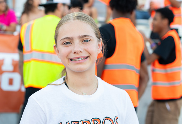 HHS Neon19