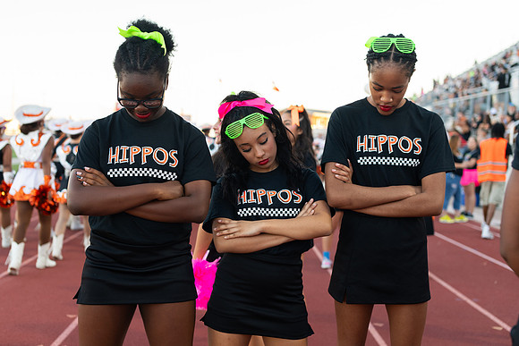 HHS Neon32