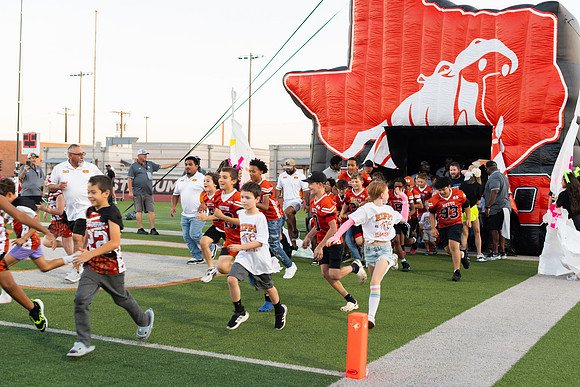 HHS Neon77