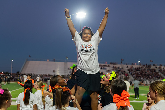 HHS Neon114
