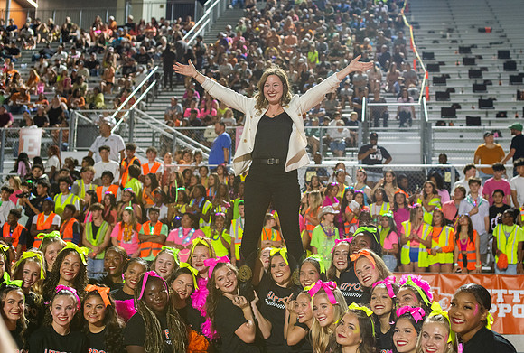 HHS Neon156