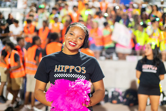 HHS Neon179