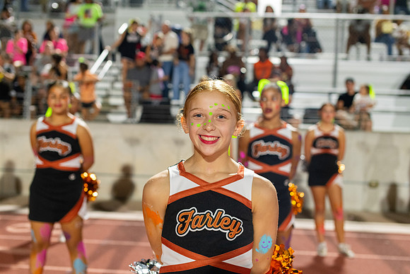 HHS Neon221