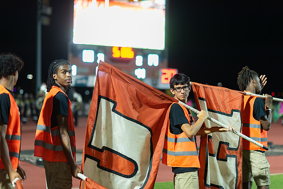 HHS Neon253