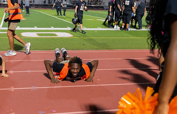 HHS Neon252