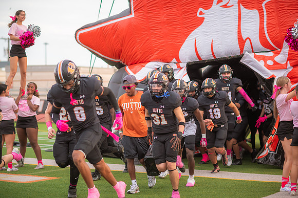 HHS Pink Out30