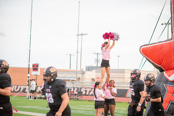 HHS Pink Out32