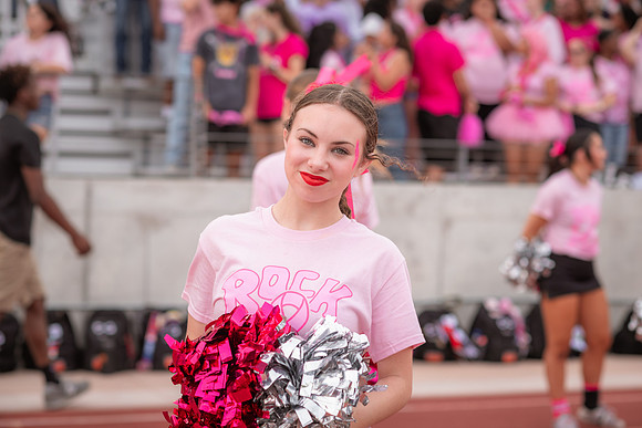 HHS Pink Out43