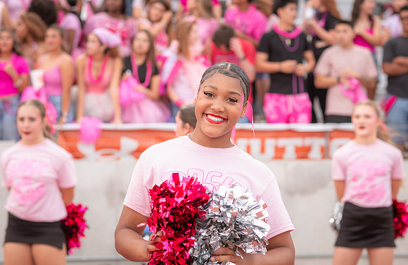 HHS Pink Out52