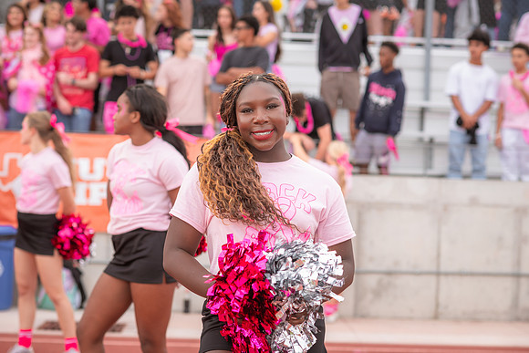 HHS Pink Out57