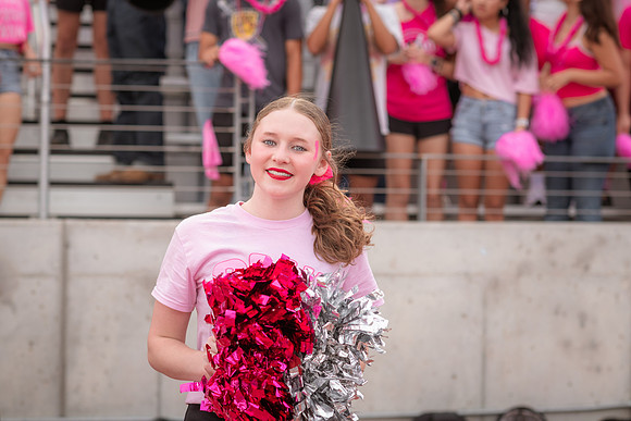 HHS Pink Out82