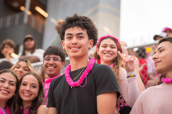HHS Pink Out95