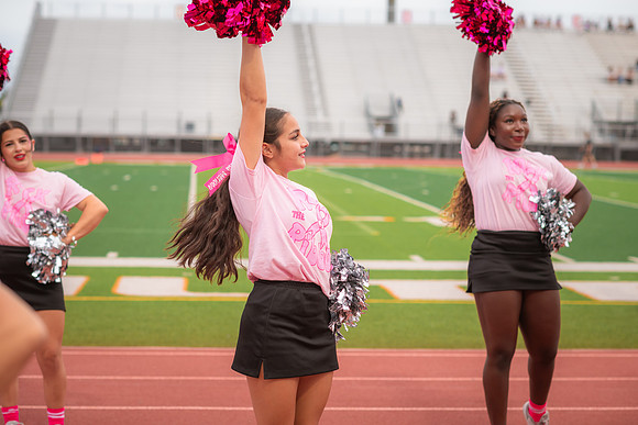 HHS Pink Out102