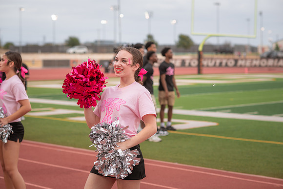HHS Pink Out114