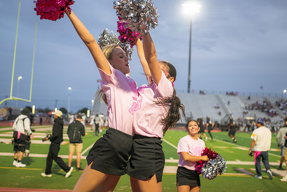HHS Pink Out150