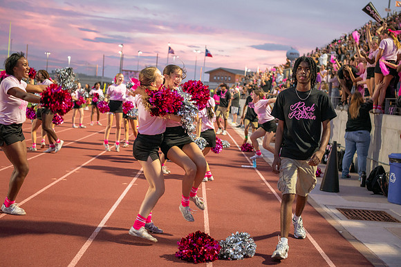 HHS Pink Out149