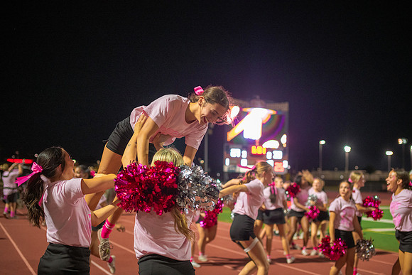 HHS Pink Out173