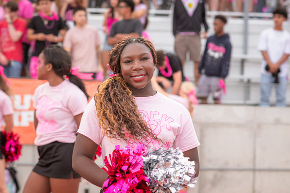 HHS Pink Out56
